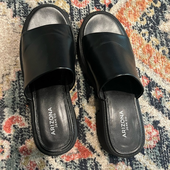 SOLD☆ Barely worn Arizona Jean Co. platform sandals ☆ - Picture 5 of 5